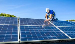 Installation et mise en production des panneaux solaires photovoltaïques à Saint-Cere